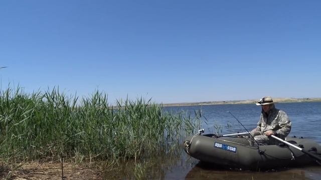 КРУПНЫЙ САЗАН ПОПЁР ПОД ВЕЧЕР СО СТРАШНОЙ СИЛОЙ! ЭТО НАДО ВИДЕТЬ! Рыбалка на донки. смотреть онлайн