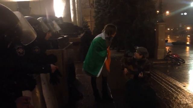 Чиж на ступенях ОДА смотреть онлайн