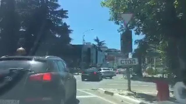 "Не вздохнуть, не...!" Некоторые особенности отдыха в Сочи смотреть онлайн