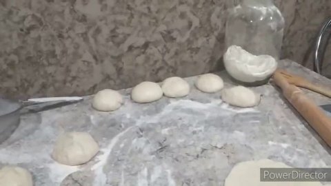 ЛЕПЕШКИ С СЫРОМ ,КРУГЛЫЙ ХЛЕБ.