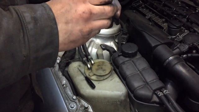 Ремонт клапана ЕГР (EGR) и упрямые лампочки Mercedes-Benz W220 S320cdi смотреть онлайн