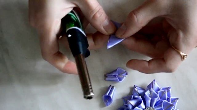 Новый лепесточек с двумя завитками/ Красивый лепесток канзаши/New petal with two swirls смотреть онлайн