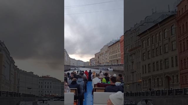 Вид на Санкт-Петербург с воды.