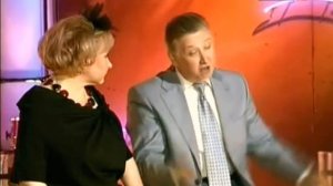 Валентина Коркина и Виктор Остроухов - Парашютистка