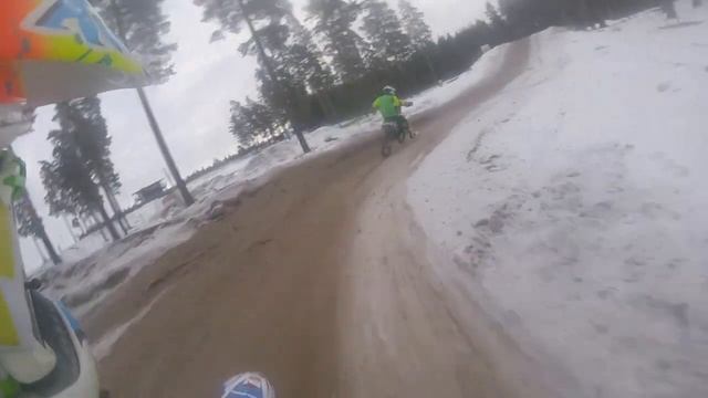 Vinterträning i Brovallen Medelstor смотреть онлайн