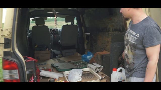 Купили броневик! Автомобиль инкассации Volkswagen transporter T5 GP.