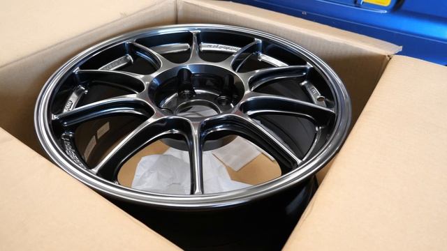 HONDA INTEGRA TYPE R DC5 GETS NEW DREAM WHEELS!!! смотреть онлайн