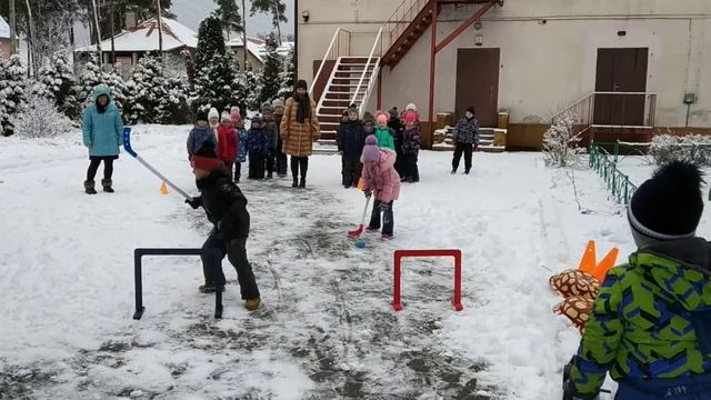 Зимние забавы на улице.