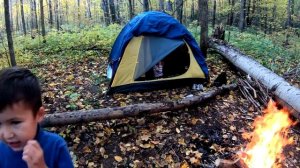 Поход с детьми в лес с ночёвкой. ШОК! НАРВАЛАСЬ НА ДИКОГО КОТА! (часть №1)