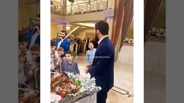 Ислам Махачев свадьба. Белгилуу UFC мушкери Ислам Махачев уйлондуу смотреть онлайн