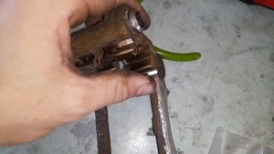 Замена пружинок на скобе суппорта toyota.