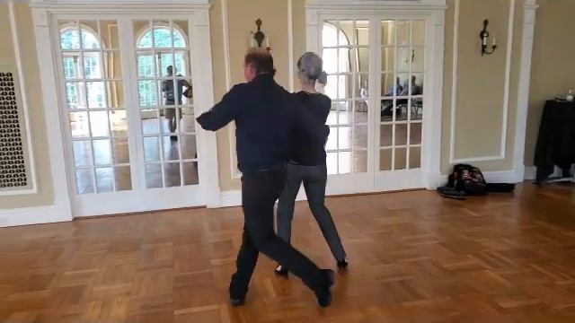 Tango shadows with a cort'e смотреть онлайн