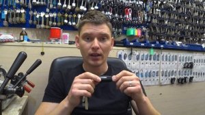 Почему не нужно весить на автомобильный ключ от зажигания другие ключи?