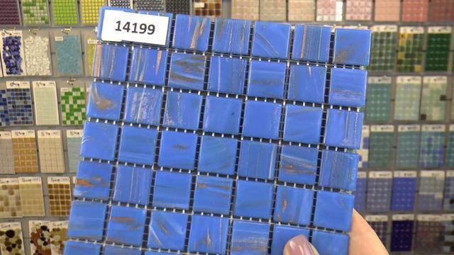 Голубая стеклянная мозаика с авантюрином смотреть онлайн