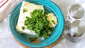 Творожный сыр с зеленью