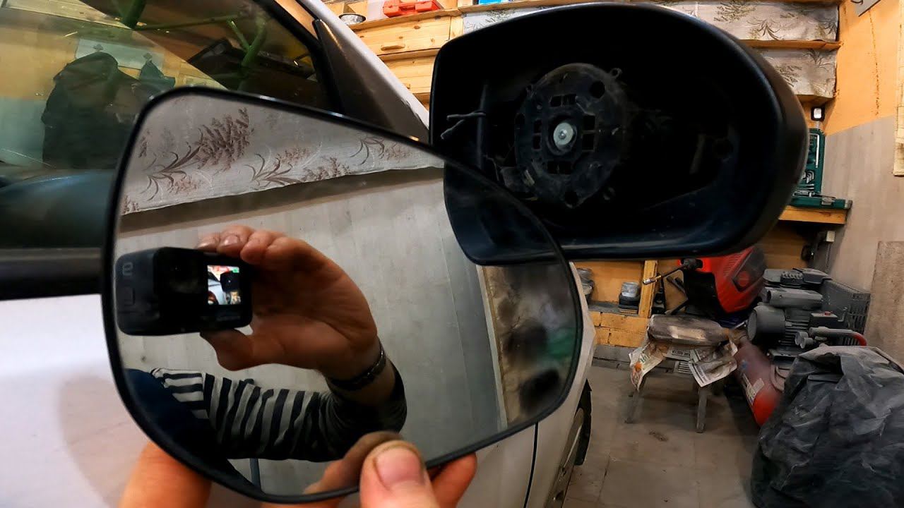 Замена зеркального элемента на наружном зеркале заднего вида Kia Rio 2011-2017год смотреть онлайн
