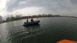 Роджер Зефир 370 НДНД против Боатсмана ВТ 360 А под моторами 9.9(15) на водоеме без течения.