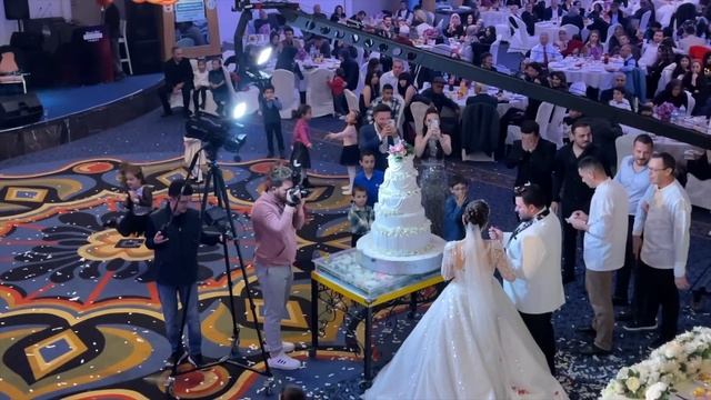 КУДА ПОПАЛ? Тысячи гостей! смотреть онлайн