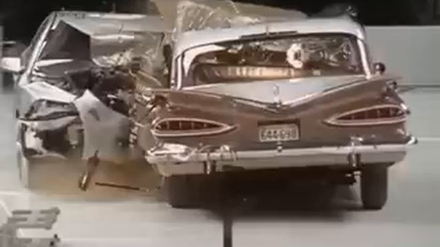 CRASH TEST 1959 Chevrolet Bel Air VS 2009 Chevrolet Malibu смотреть онлайн
