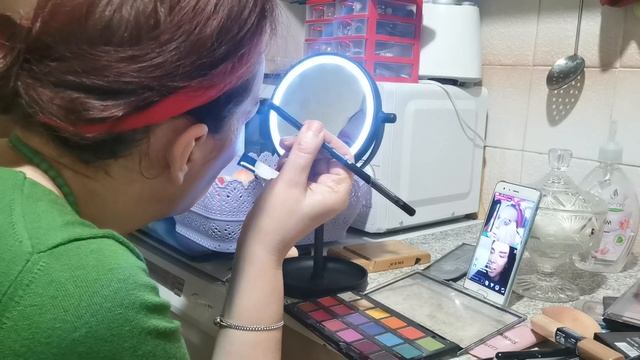 Урок #макияж Киев и Москва на связи #яркиймакияж #яостаюсьдома смотреть онлайн