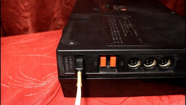 Магнитола "Томь-305", 1982 г., СССР. radio tape recorder "Tom'-305" 1982, the Soviet Union. смотреть онлайн