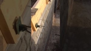 Быстрый и легкий способ выставить опалубку на Армопояс.Крепление опалубки.Турецкий пружинный зажим.