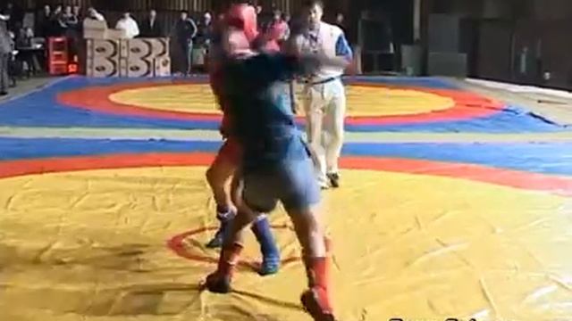 Самбо. Турнир Гордеева-2012. Финал. 68 кг Турсунбек Асылгазиев-Токтосун уулу Курсанбек смотреть онлайн