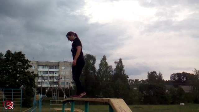 на стадионе, путешествие и спорт смотреть онлайн