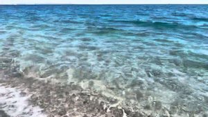 Море в Анталии в конце октября.