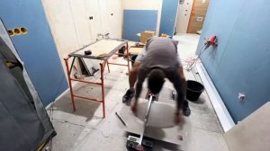 Укладка керамогранита 600х600 на стены без опыта