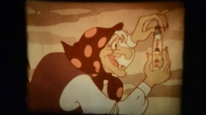 Показали детям старый кинопроектор