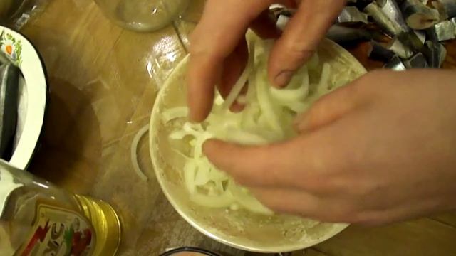 Маринованная сельдь в уксусе с луком! //Pickled herring in vinegar with onions! смотреть онлайн