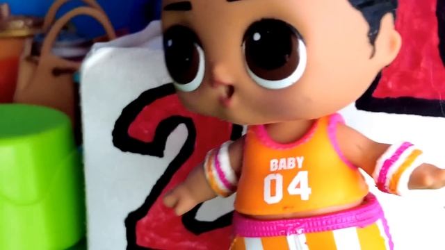 1 МЕСТО И НОВЫЙ АЙФОН?? Малышка ЛОЛ ПОБЕДИЛА всех! Куклы LOL сюрприз смешные мультики Даринелка смотреть онлайн