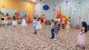 Танец "Полечка дождливая"