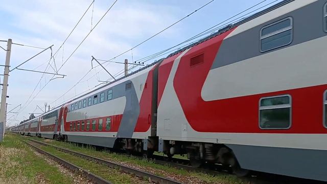 ЭП20-022 с фирменным поездом "Кавказ/двухэтажный состав" Москва—Кисловодск смотреть онлайн