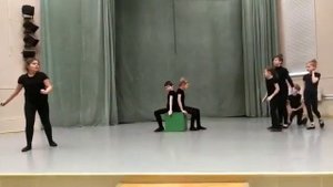 Сценическая фантазия на стихотворение Б.Заходера "Клей"