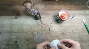 ? ФОНАРИК СВОИМИ РУКАМИ.  LED лампа ? АККУМУЛЯТОР И Pringles = ?