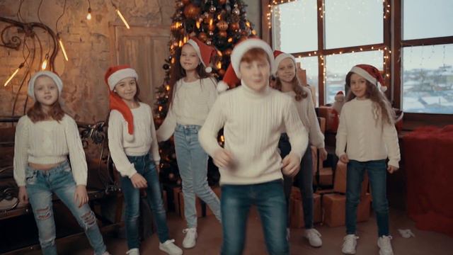 Группа "Legato" " С Новым годом!" смотреть онлайн