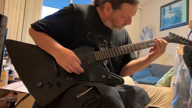 Epiphone Goth 1958 Explorer смотреть онлайн