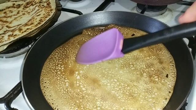 Блинчики с ГОРБУШЕЙ и маслом .  Вкуснейший завтрак!