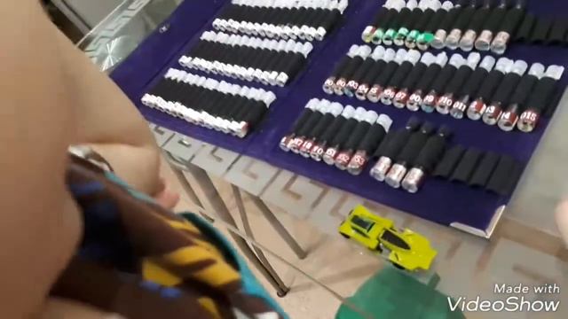 Ребенок выбирает духи Армэль смотреть онлайн