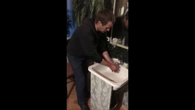 Саня РОБОТ! Вызвал Олега Монгола на дуэль по танцам смотреть онлайн