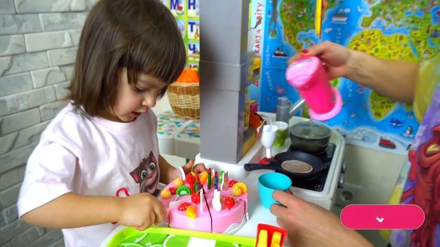 Веселый котик из компьютерной игры в РЕАЛЬНОЙ ЖИЗНИ разрушил наш дом | Детские историй про коти