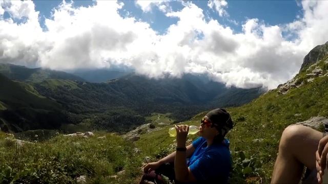 Поход по 30-му маршруту от КПП Лагонаки до Солох-аула смотреть онлайн