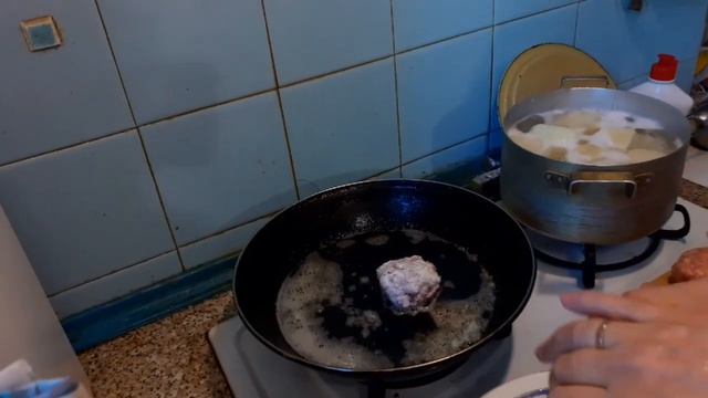 На обед простые котлетки и пюре готовим смотреть онлайн