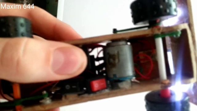 Самодельная машинка с моторчиком. смотреть онлайн
