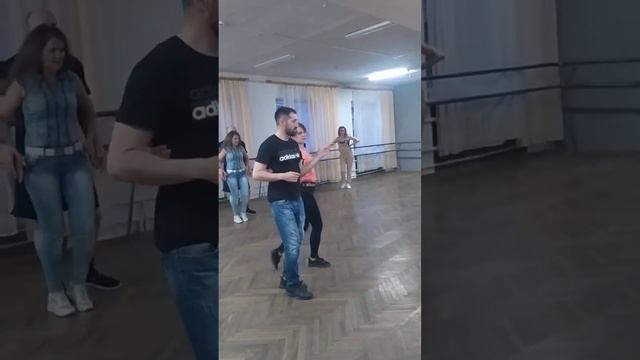 Танец с учеником | Бачата в Пинске | Латина Клаб смотреть онлайн