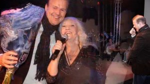 John & Belita 's Benefiet Artiestengala t.b.v Het Parkhuys te Almere 19-11-2010  .wmv