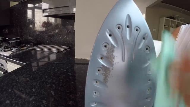 Clothes burnt on Iron | How to Clean an Iron Soleplate with Paracetamol смотреть онлайн