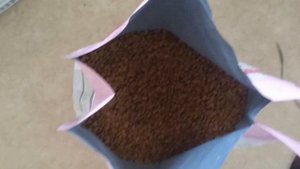 Royal canin kitten 10 Kg biscuits unbaging taste test